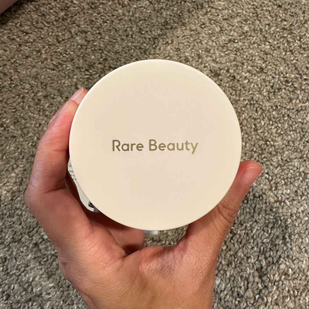 Rare Beauty Setting Powder- Deep - Picture 4 of 4